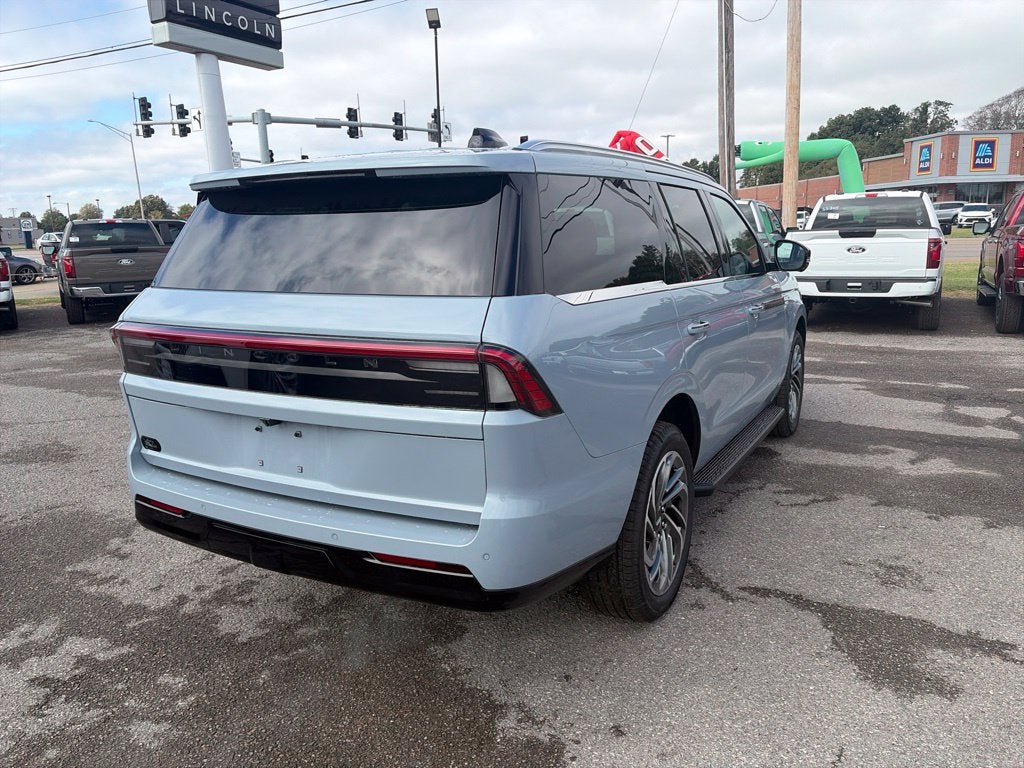 2027 Lincoln Navigator Premiere