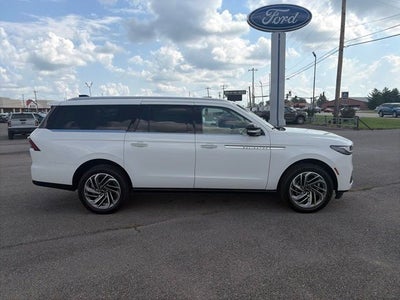 2027 Lincoln Navigator L Reserve